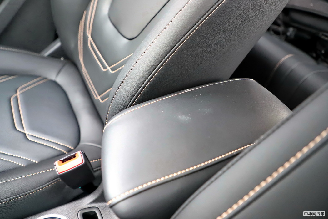 江淮iEVS4 2019款 豪华智联型 内饰