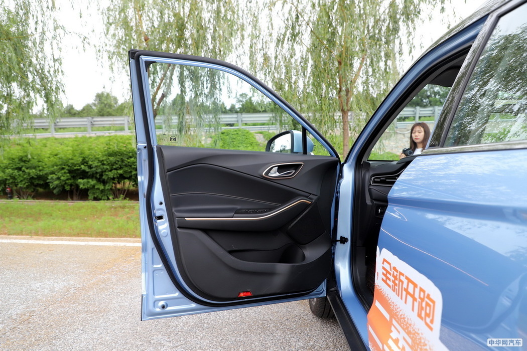 江淮iEVS4 2019款 豪华智联型 内饰