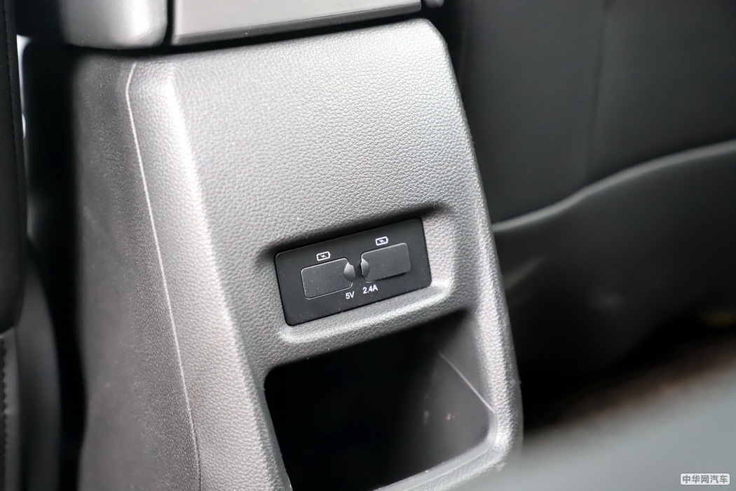 江淮iEVS4 2019款 豪华智联型 空间