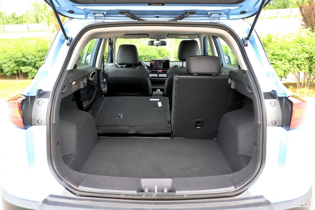 江淮iEVS4 2019款 豪华智联型 空间