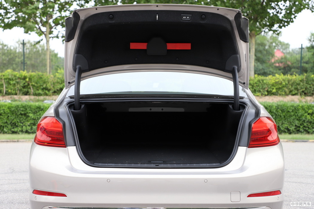 宝马5系新能源 2019款 530Le 先锋版 空间