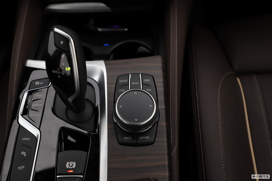 宝马5系新能源 2019款 530Le 先锋版 内饰