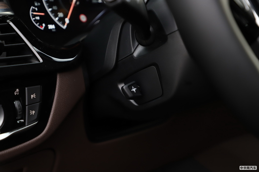 宝马5系新能源 2019款 530Le 先锋版 内饰