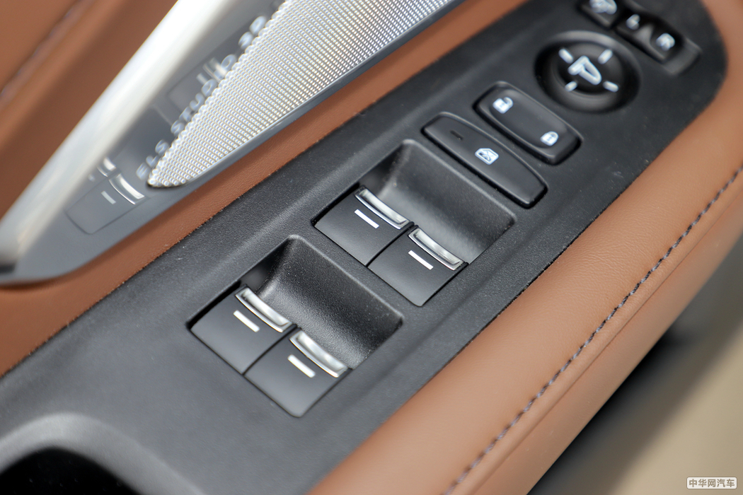 RDX 2019款 2.0T 钻享SH-AWD 内饰