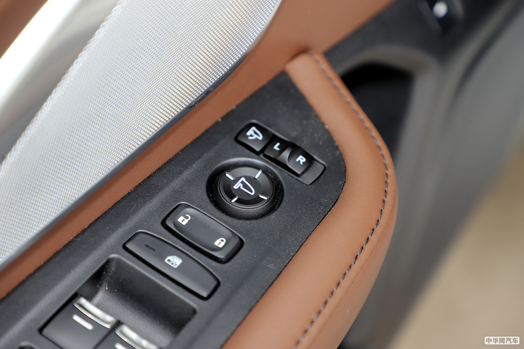 RDX 2019款 2.0T 钻享SH-AWD 内饰