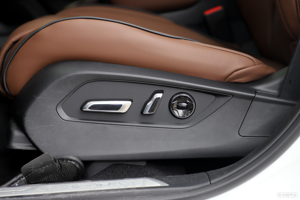 RDX 2019款 2.0T 钻享SH-AWD 空间