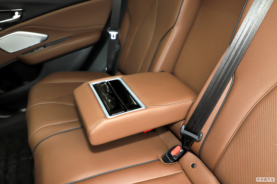 RDX 2019款 2.0T 钻享SH-AWD 空间