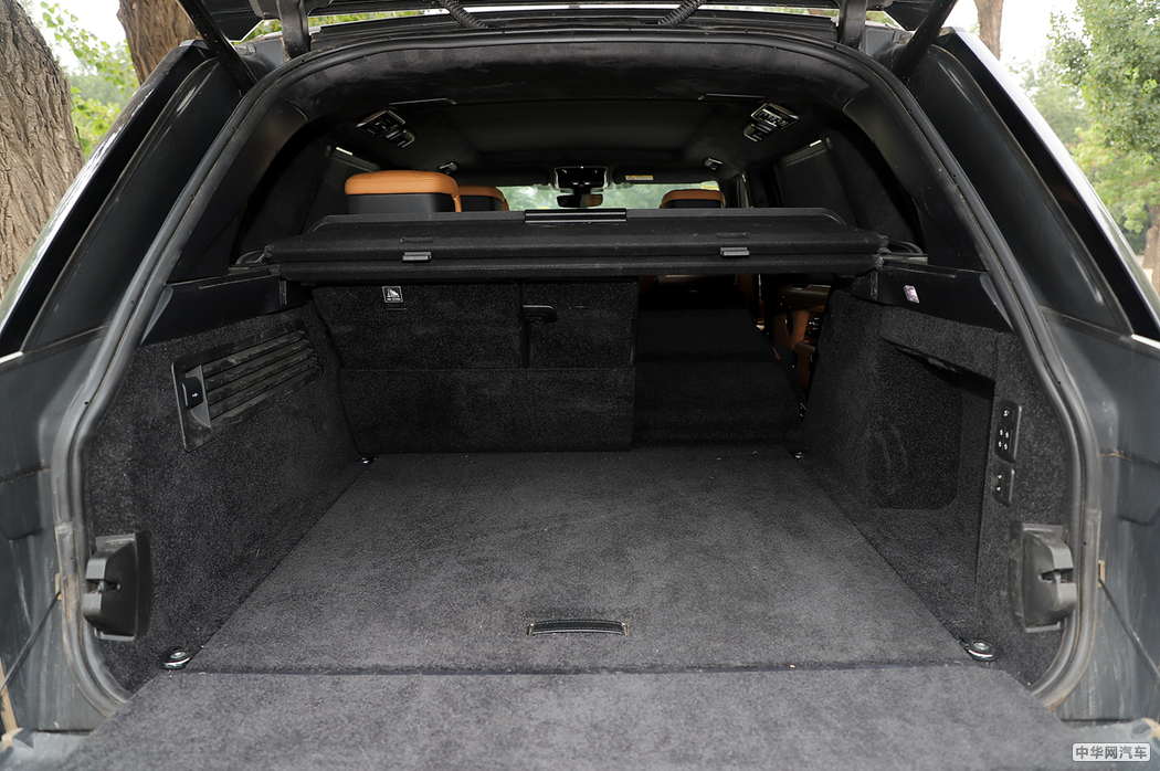 揽胜  2018款 5.0 V8 SC AB 尊崇创世加长 空间