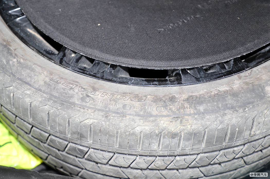 揽胜  2018款 5.0 V8 SC AB 尊崇创世加长 空间