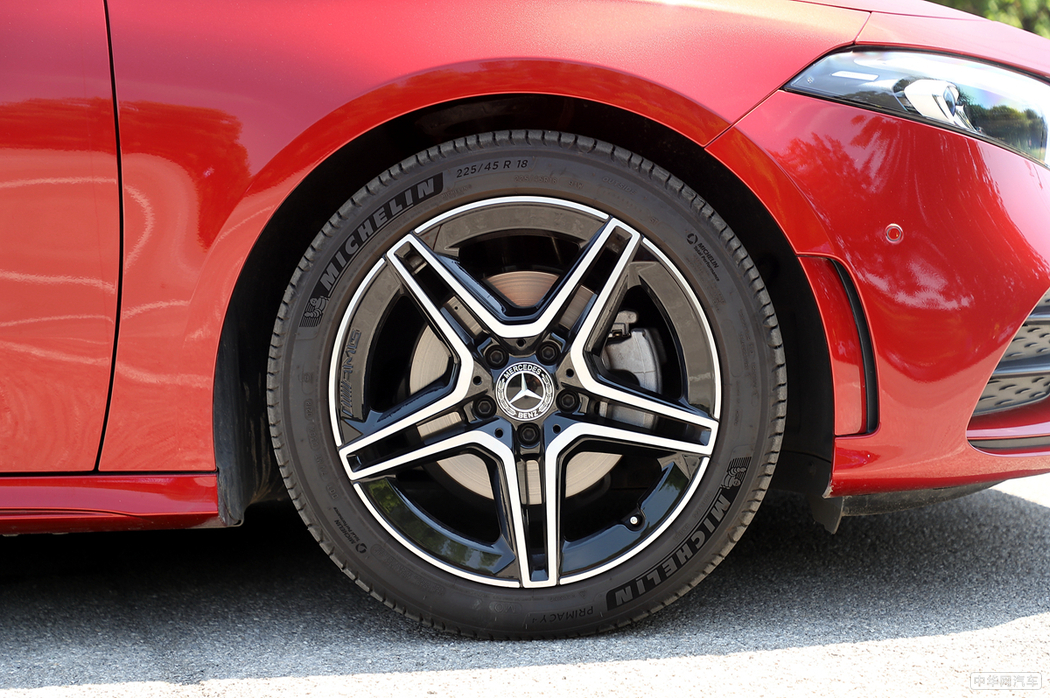 奔驰A级 2019款 A 200 L 运动轿车 外观