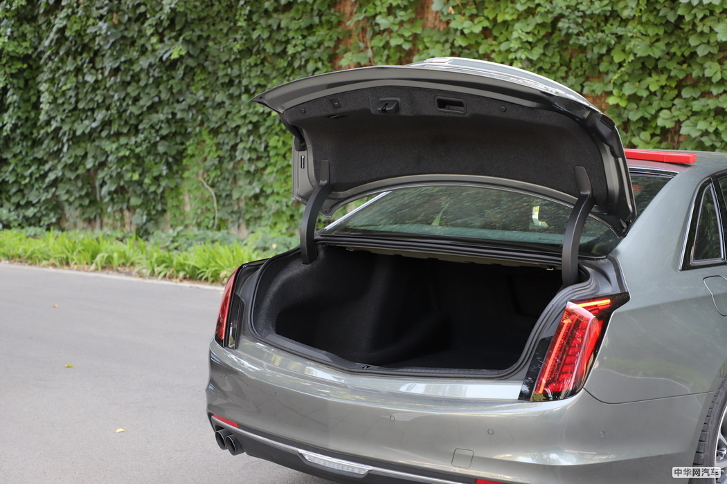 凯迪拉克CT6 2019款 28T 领先运动型 空间