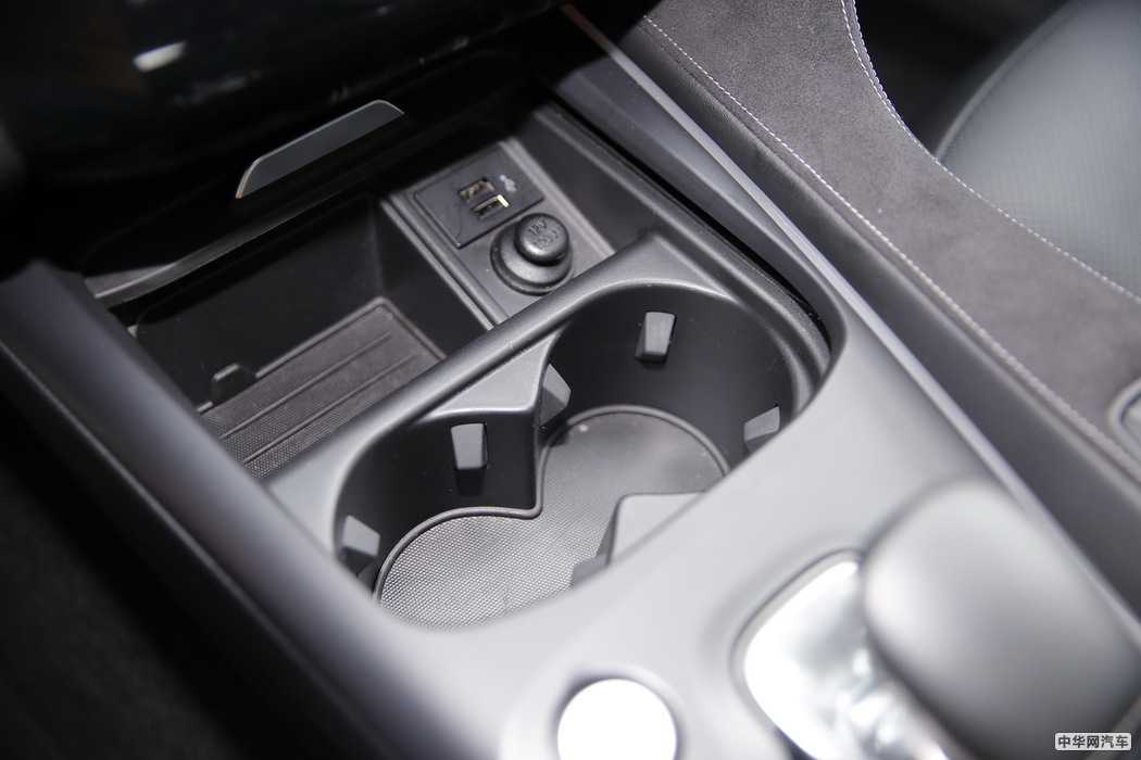 英菲尼迪QX50 2018款 2.0T 四驱旗舰 内饰