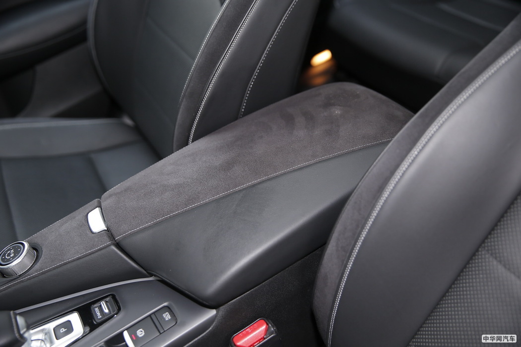 英菲尼迪QX50 2018款 2.0T 四驱旗舰 内饰