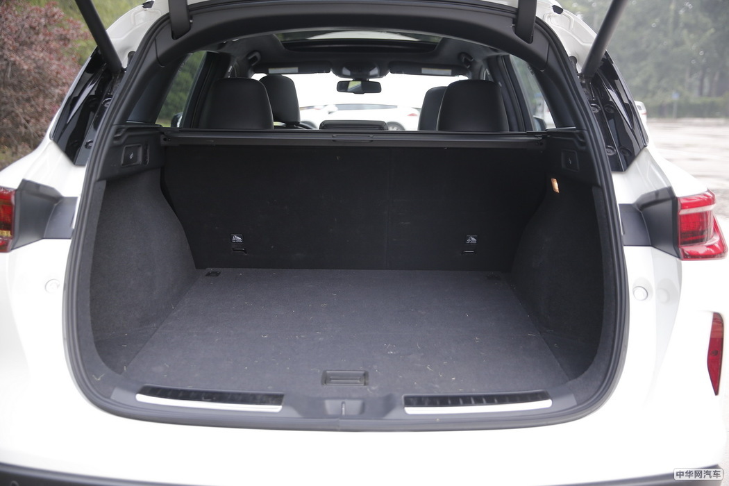 英菲尼迪QX50 2018款 2.0T 四驱旗舰 空间