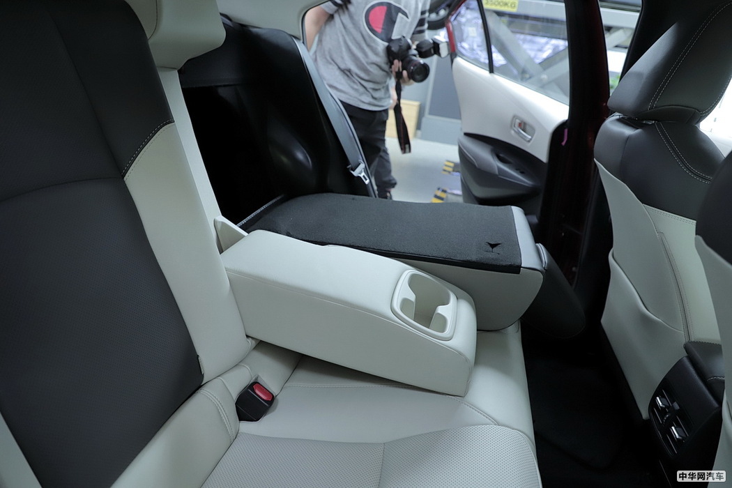 卡罗拉双擎E+ 2019款 1.8L 旗舰版 组图