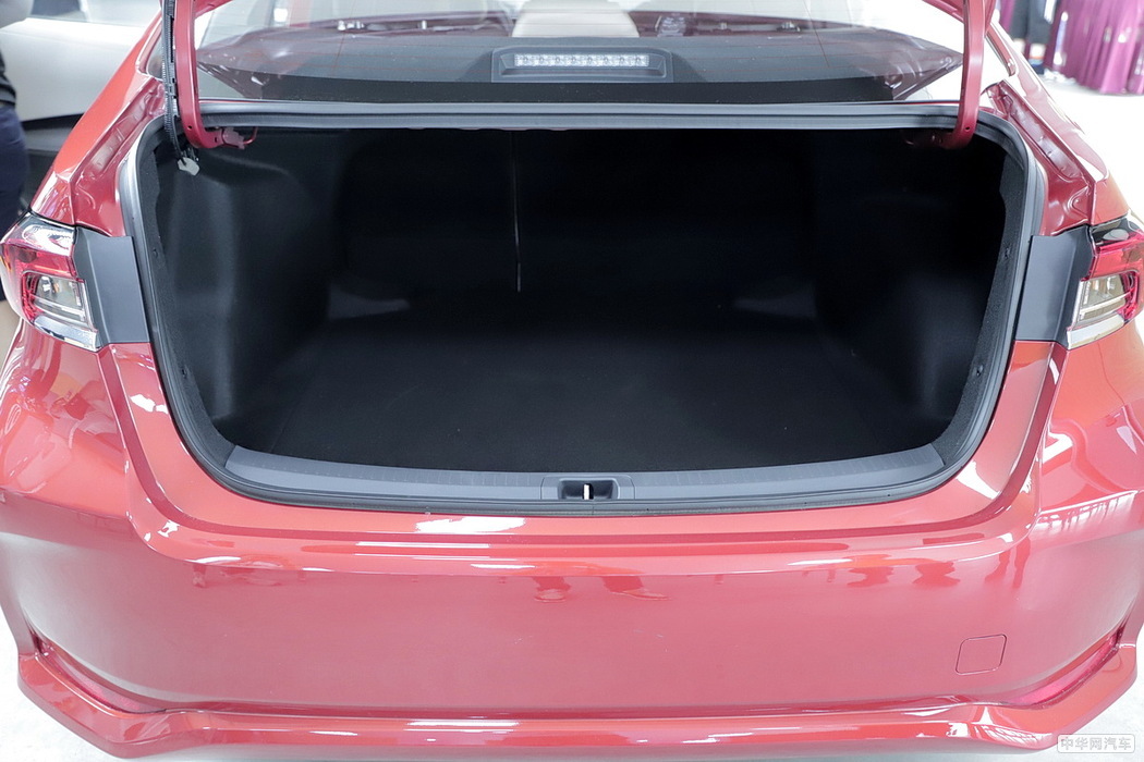 卡罗拉双擎E+ 2019款 1.8L 旗舰版 组图