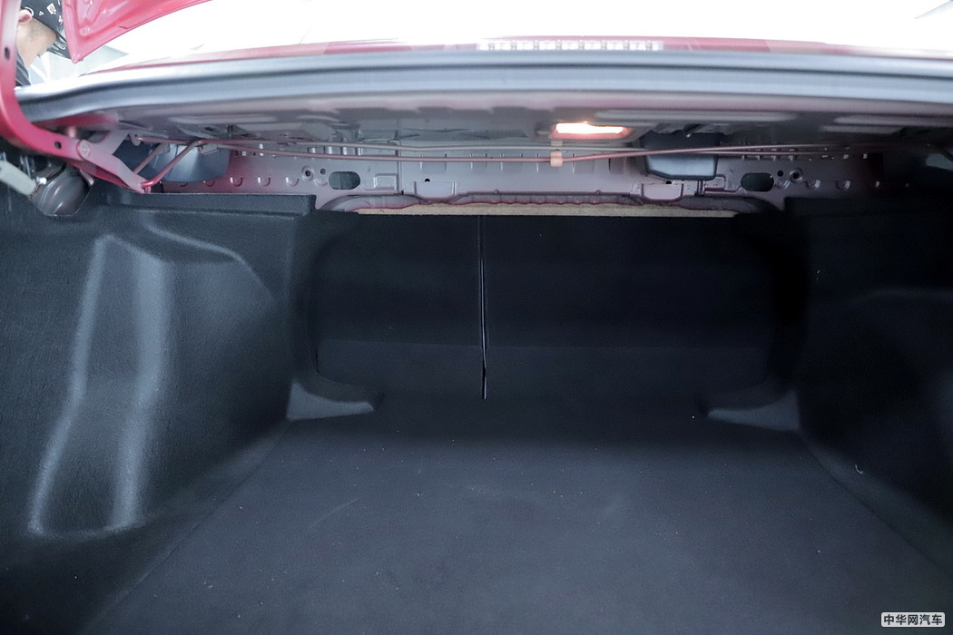 卡罗拉双擎E+ 2019款 1.8L 旗舰版 组图