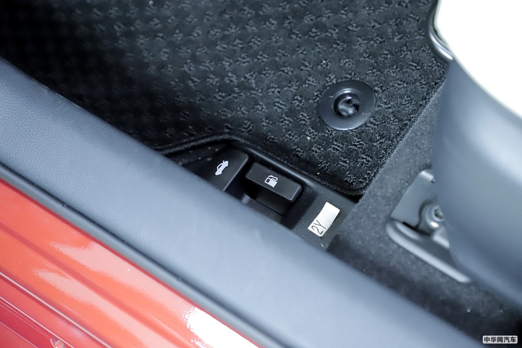 卡罗拉双擎E+ 2019款 1.8L 旗舰版 组图