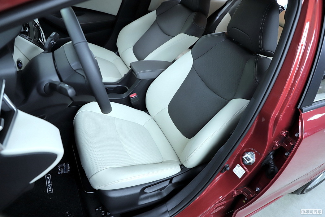 卡罗拉双擎E+ 2019款 1.8L 旗舰版 组图