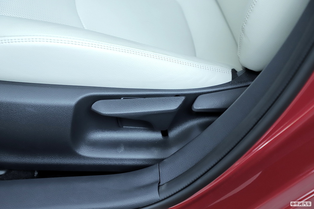 卡罗拉双擎E+ 2019款 1.8L 旗舰版 组图