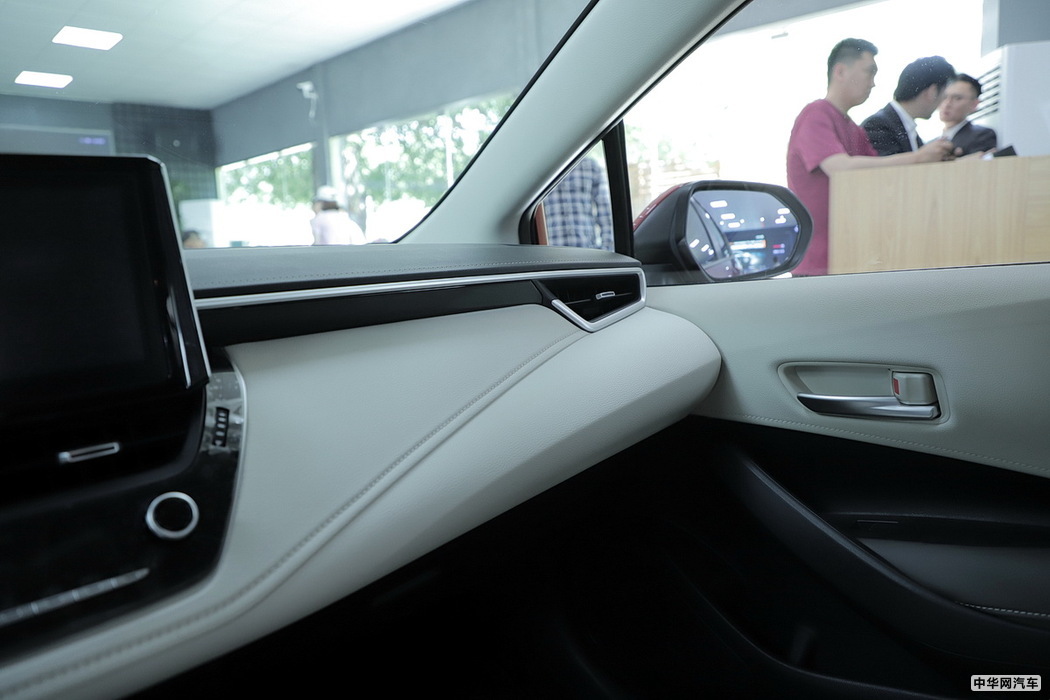 卡罗拉双擎E+ 2019款 1.8L 旗舰版 组图