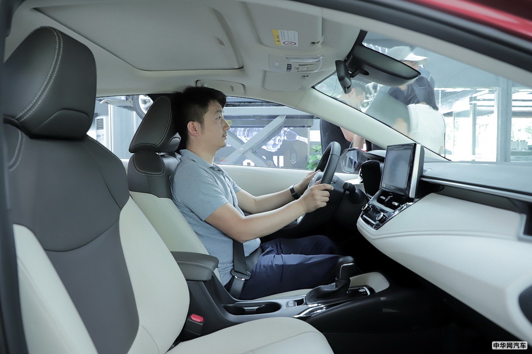 卡罗拉双擎E+ 2019款 1.8L 旗舰版 组图