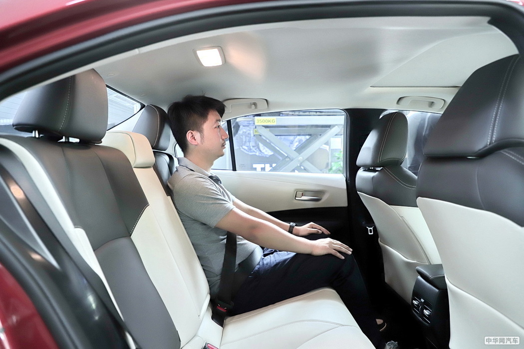 卡罗拉双擎E+ 2019款 1.8L 旗舰版 组图