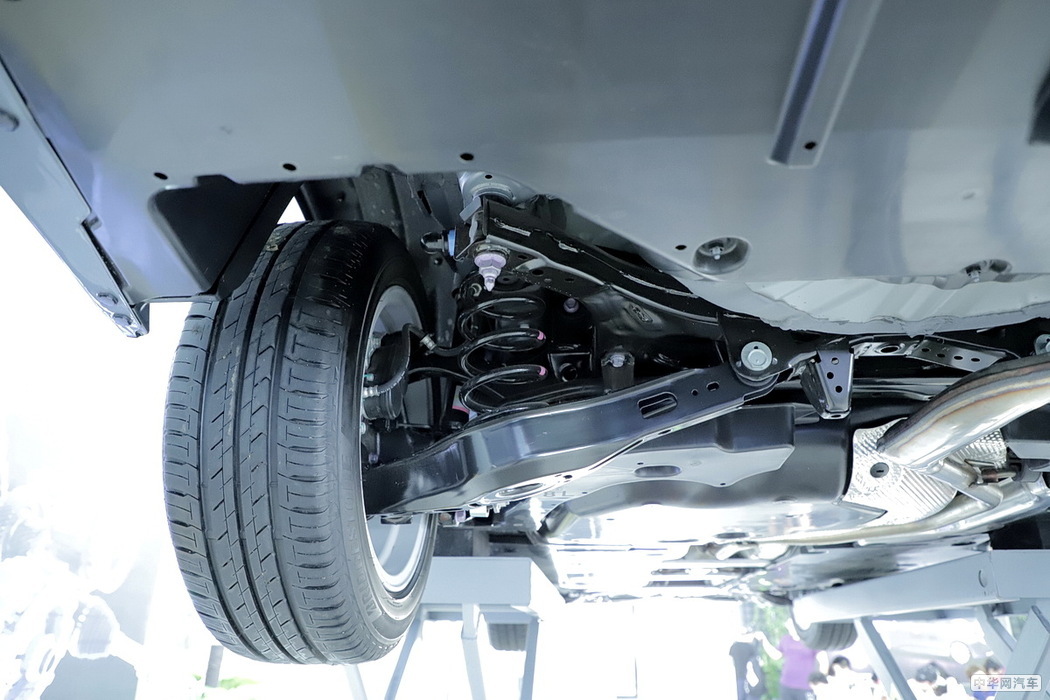 卡罗拉双擎E+ 2019款 1.8L 旗舰版 组图