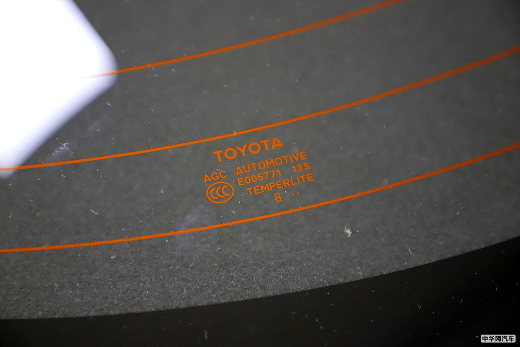 卡罗拉双擎E+ 2019款 1.8L 旗舰版 组图