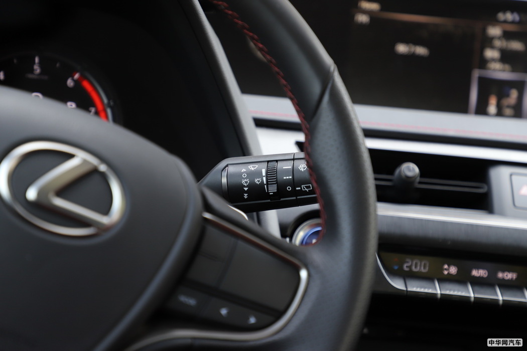雷克萨斯UX 2019款 260h F SPORT全驱版 国VI 内饰