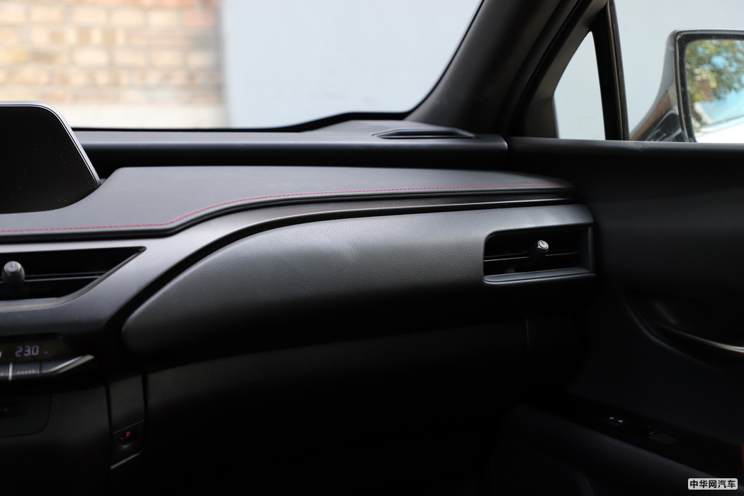 雷克萨斯UX 2019款 260h F SPORT全驱版 国VI 内饰