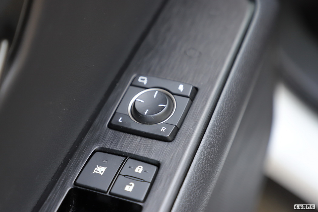 雷克萨斯UX 2019款 260h F SPORT全驱版 国VI 内饰