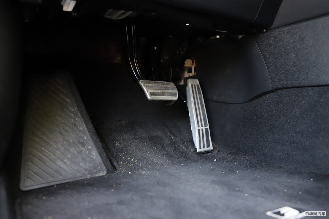 雷克萨斯UX 2019款 260h F SPORT全驱版 国VI 内饰