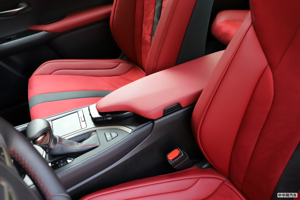 雷克萨斯UX 2019款 260h F SPORT全驱版 国VI 内饰