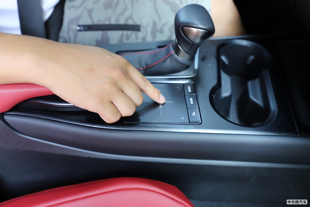 雷克萨斯UX 2019款 260h F SPORT全驱版 国VI 其他