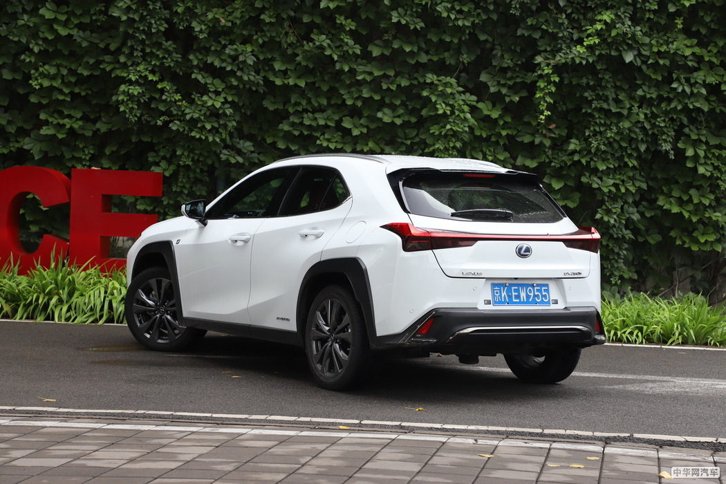 雷克萨斯UX 2019款 260h F SPORT全驱版 国VI 外观