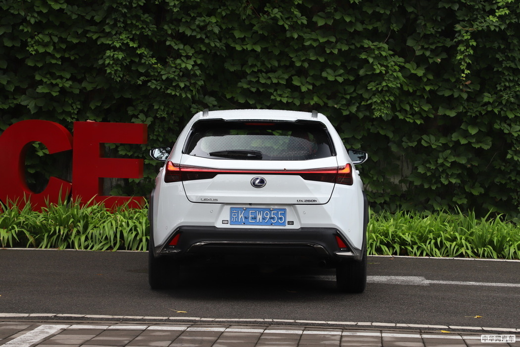 雷克萨斯UX 2019款 260h F SPORT全驱版 国VI 外观