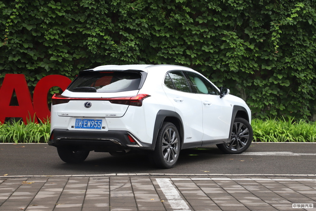 雷克萨斯UX 2019款 260h F SPORT全驱版 国VI 外观