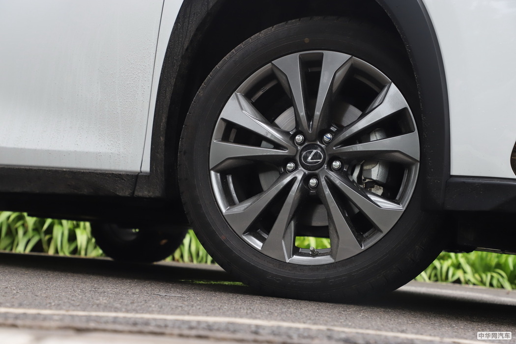 雷克萨斯UX 2019款 260h F SPORT全驱版 国VI 外观