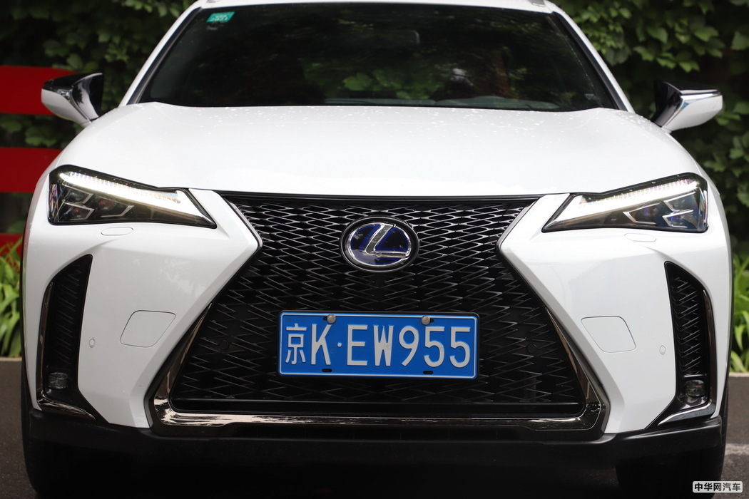 雷克萨斯UX 2019款 260h F SPORT全驱版 国VI 外观