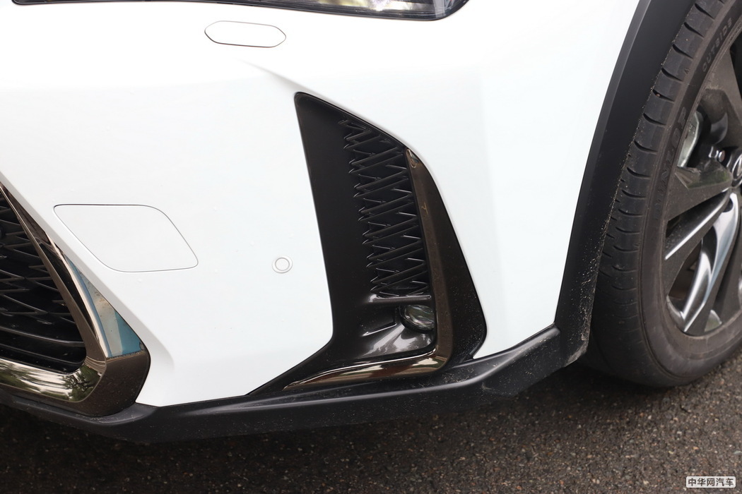 雷克萨斯UX 2019款 260h F SPORT全驱版 国VI 外观