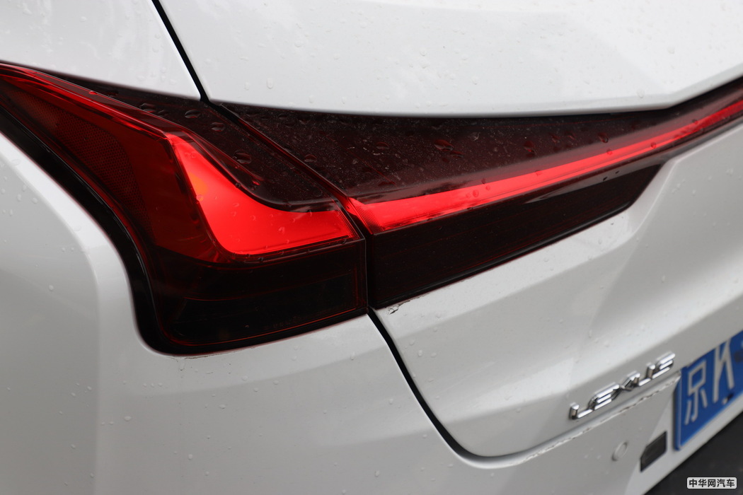 雷克萨斯UX 2019款 260h F SPORT全驱版 国VI 外观