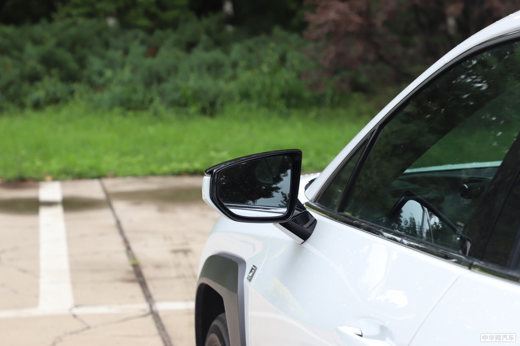 雷克萨斯UX 2019款 260h F SPORT全驱版 国VI 外观