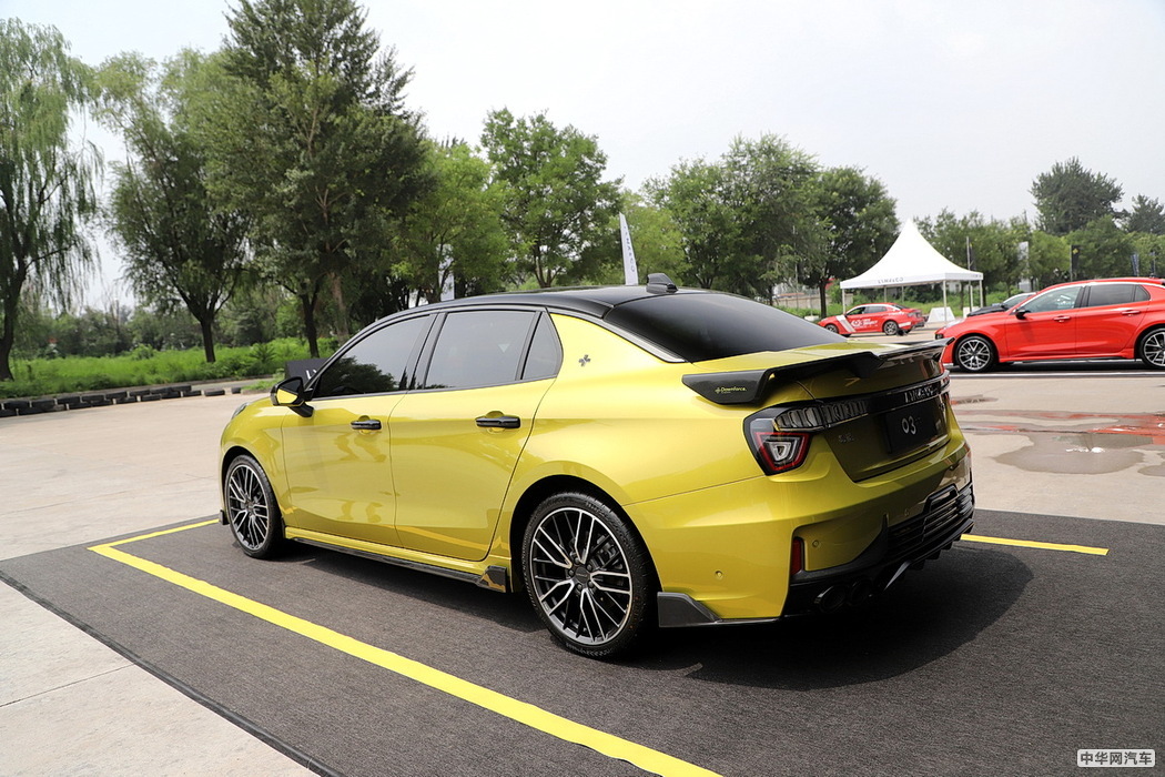 领克03 2019款 03+ 2.0TD 自动性能套装版 组图