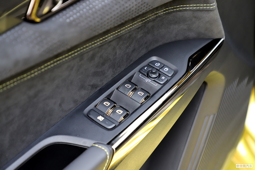 领克03 2019款 03+ 2.0TD 自动性能套装版 组图