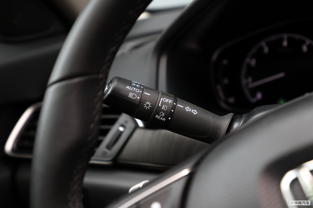 INSPIRE 2019款 260TURBO 精耀 VI 内饰