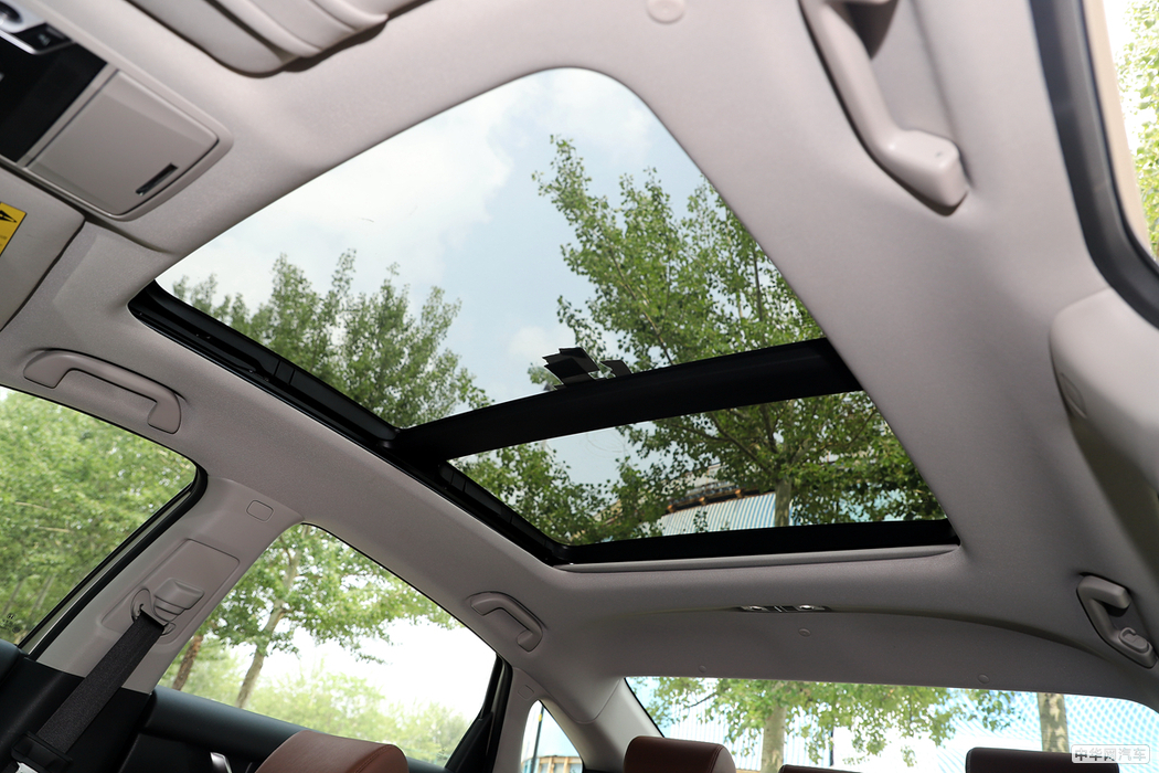 INSPIRE 2019款 260TURBO 精耀 VI 内饰