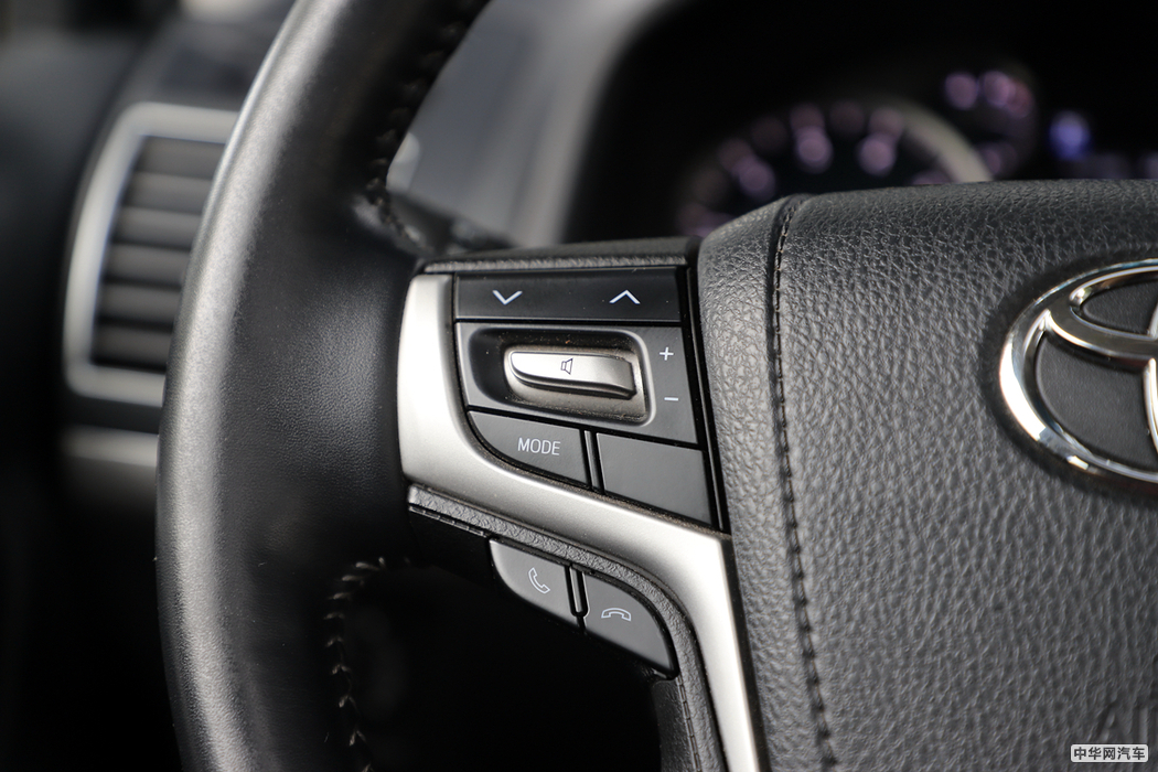 普拉多  2018款 3.5L 自动VX NAVI后挂 内饰