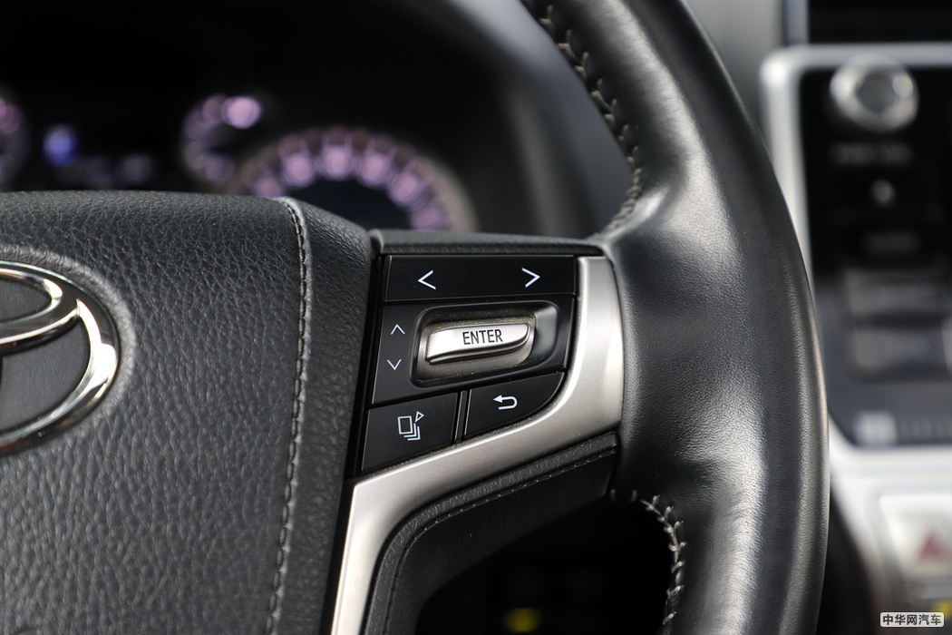 普拉多  2018款 3.5L 自动VX NAVI后挂 内饰