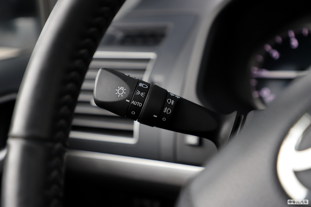 普拉多  2018款 3.5L 自动VX NAVI后挂 内饰